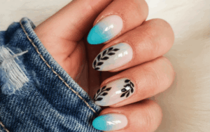 Diseño personalizado de uñas acrílicas con acabado brillante
